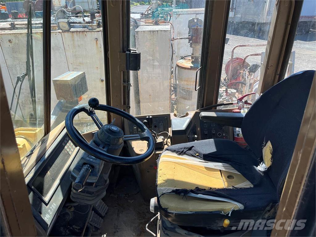 CAT 950F Колесни товарачи