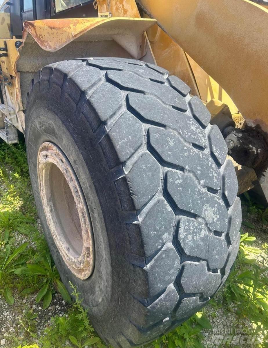 CAT 950G Колесни товарачи
