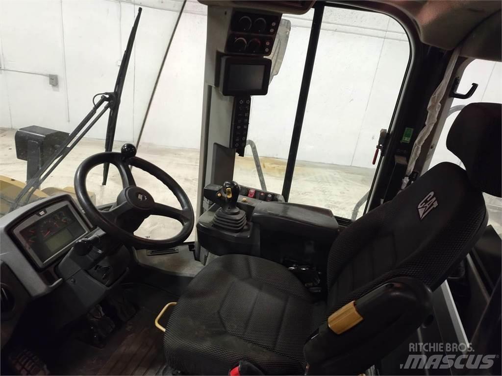 CAT 950M Колесни товарачи