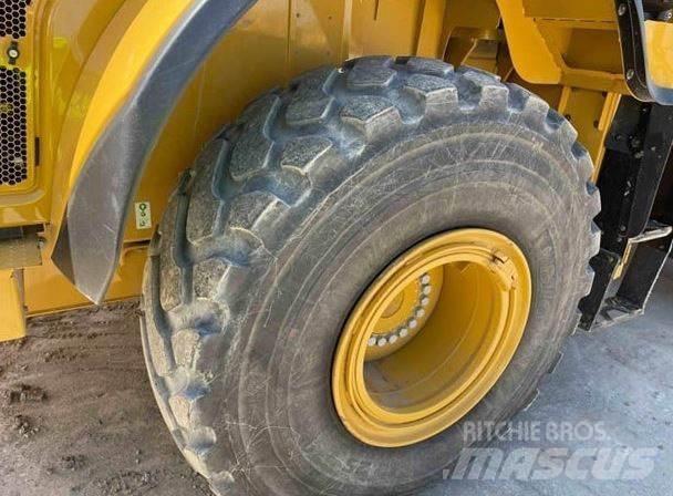 CAT 950M Колесни товарачи