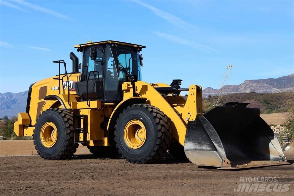 CAT 950M Колесни товарачи