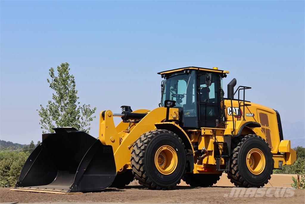 CAT 950M Колесни товарачи