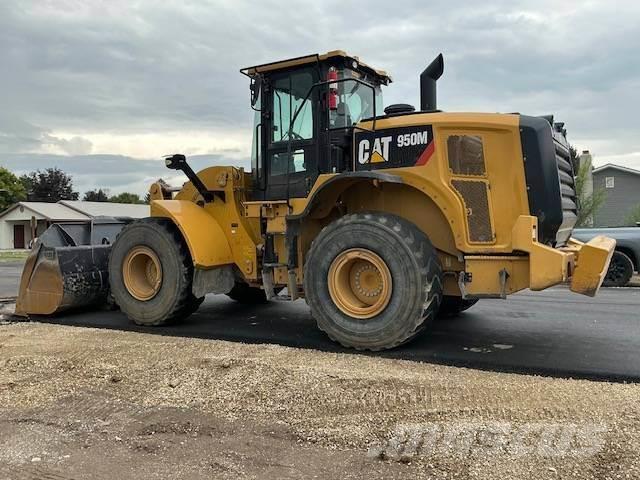 CAT 950M Колесни товарачи