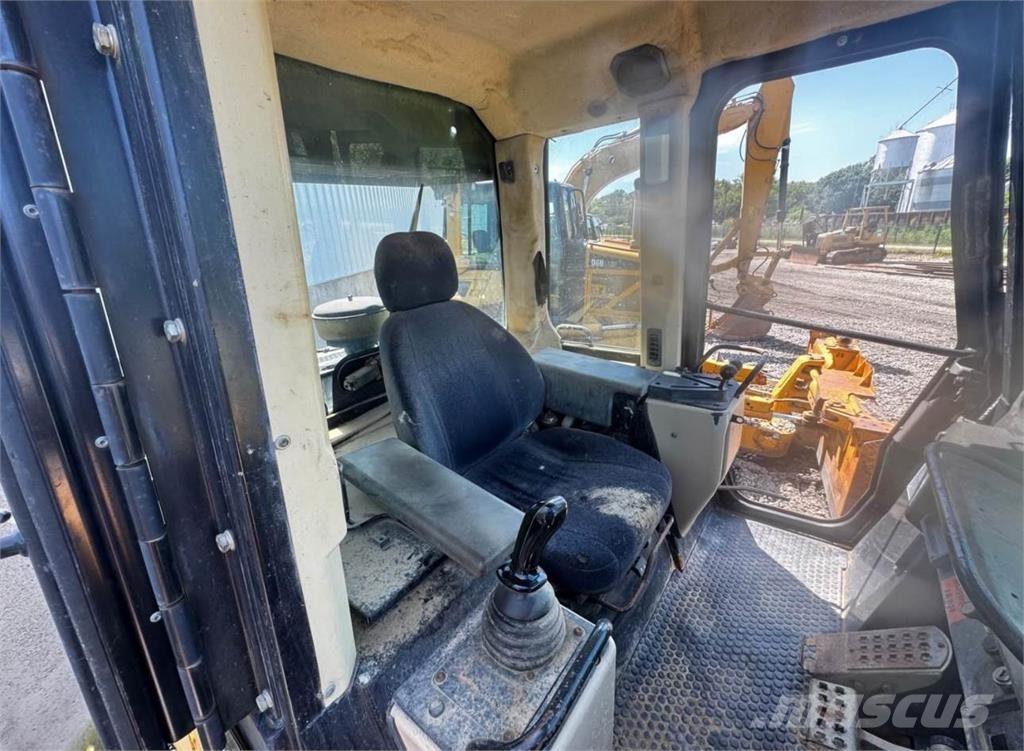 CAT 953C Верижен товарач