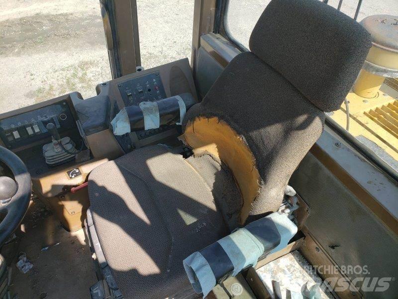 CAT 960F Колесни товарачи