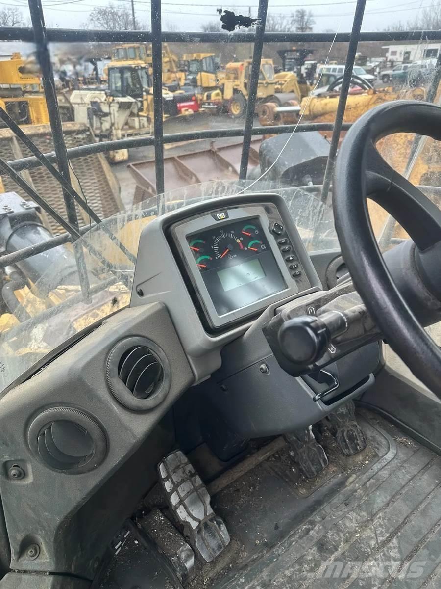 CAT 962K Колесни товарачи