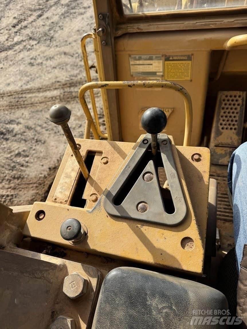 CAT 963 Верижен товарач