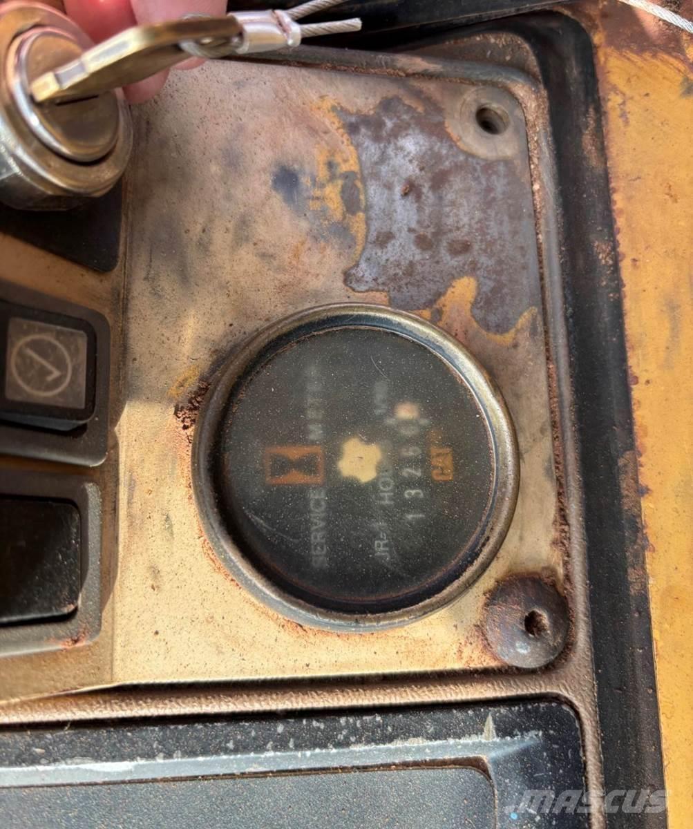 CAT 963B Верижен товарач