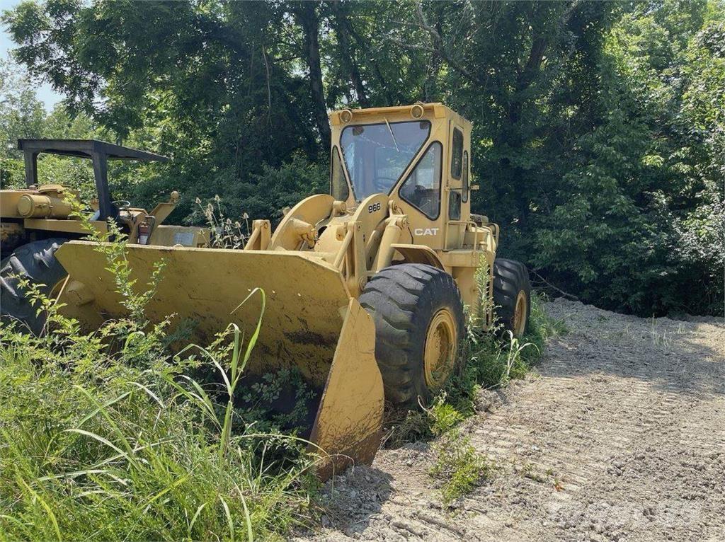 CAT 966 Колесни товарачи