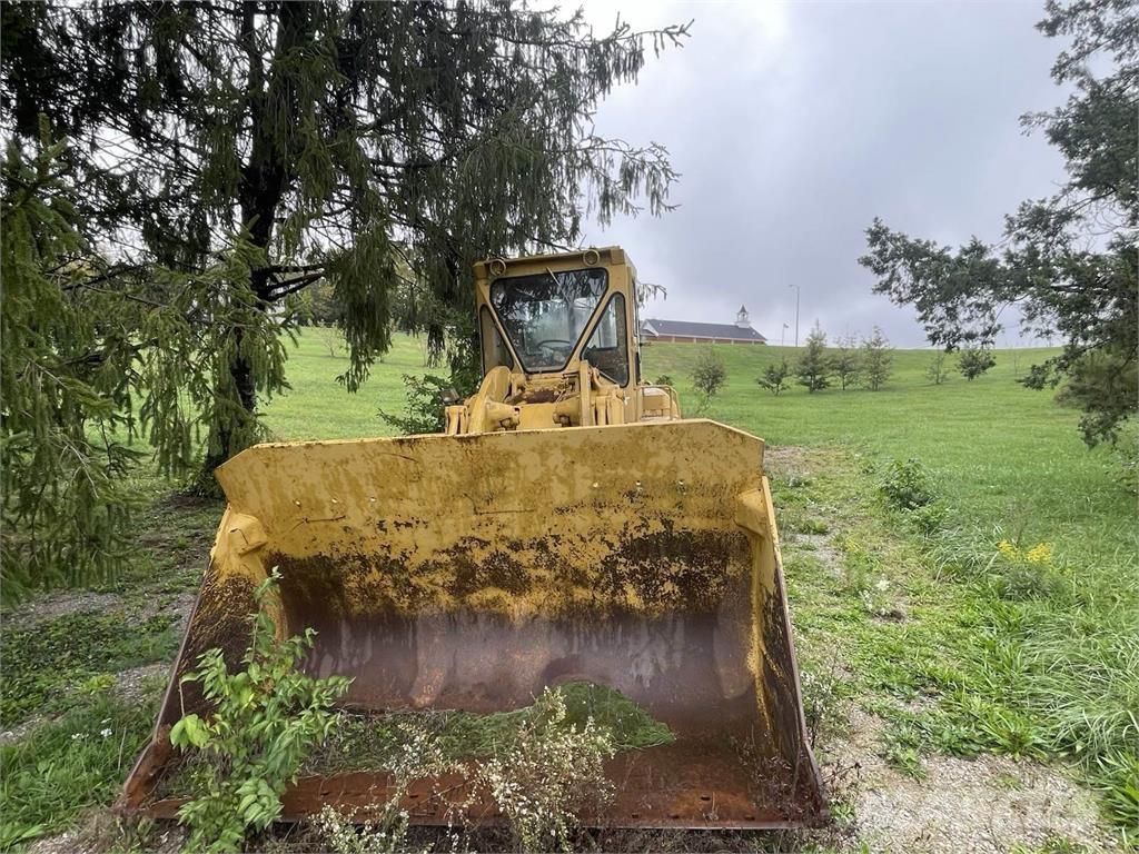 CAT 966 Колесни товарачи