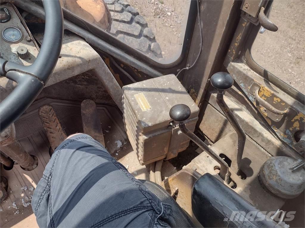 CAT 966C Колесни товарачи