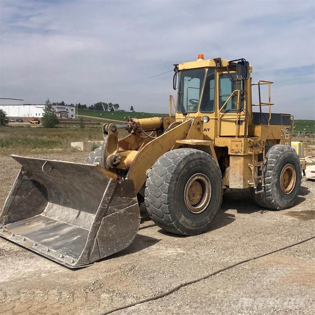CAT 966D Колесни товарачи