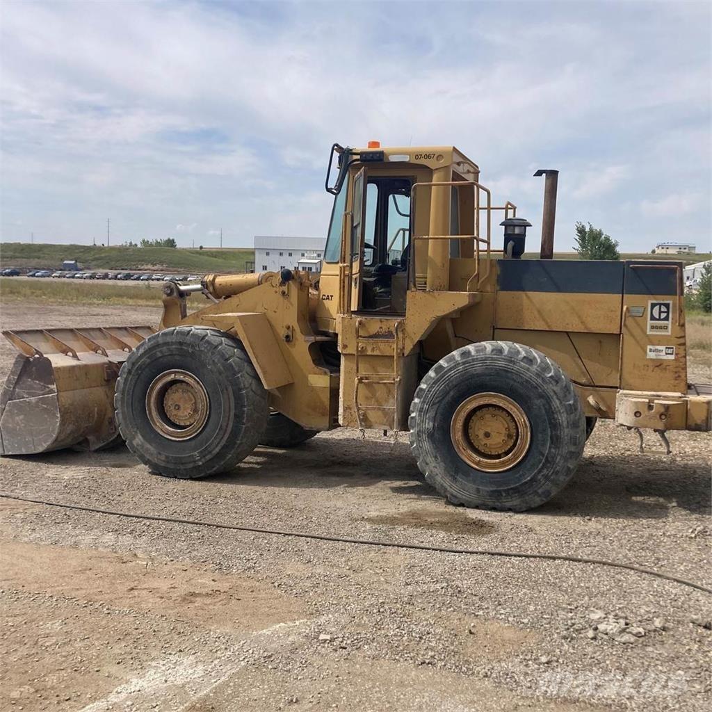 CAT 966D Колесни товарачи