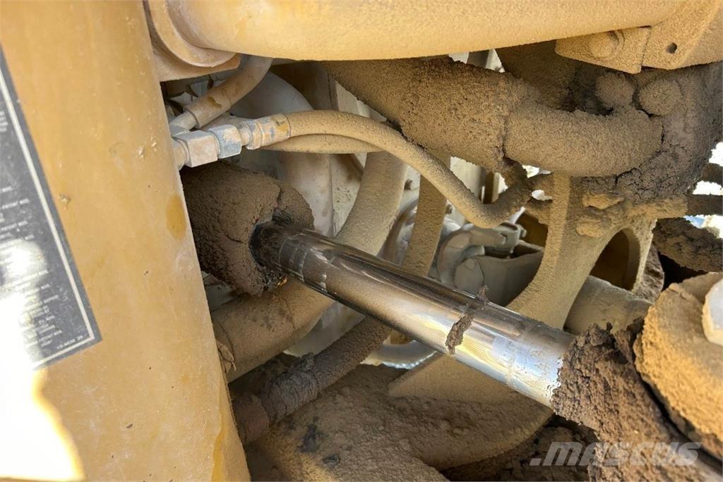 CAT 966G Колесни товарачи