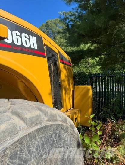 CAT 966H Колесни товарачи