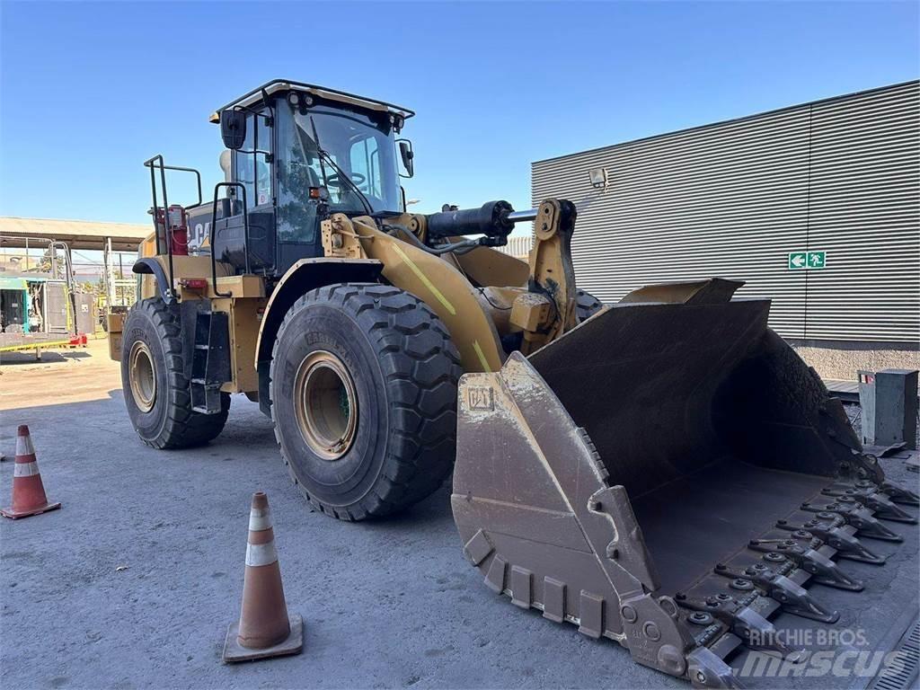 CAT 966L Колесни товарачи