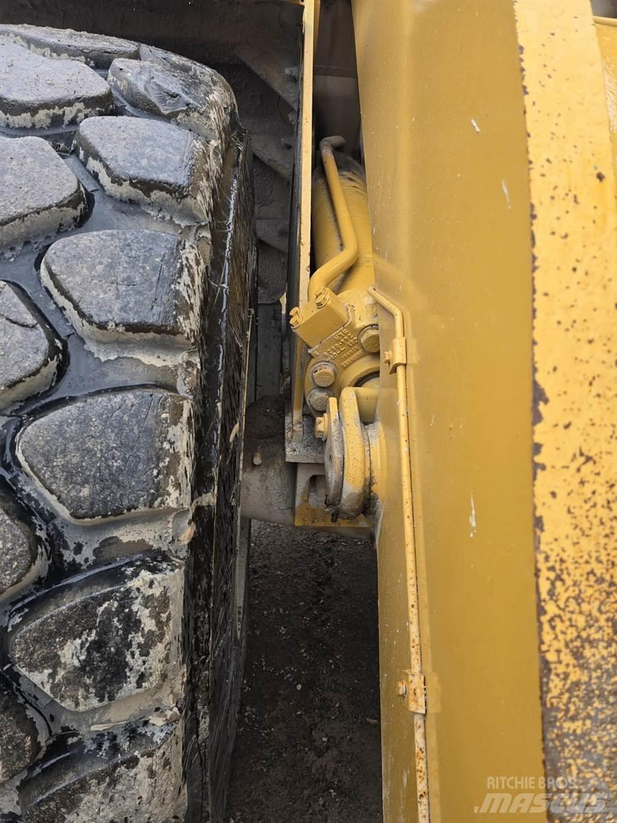 CAT 972H Колесни товарачи