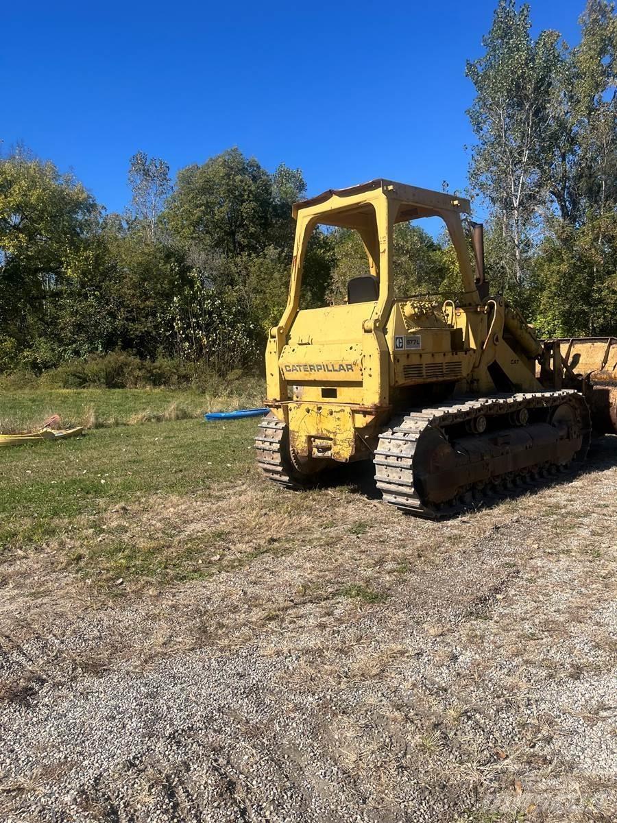 CAT 977L Верижен товарач