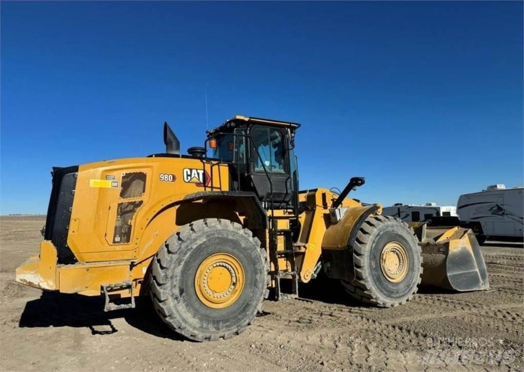 CAT 980 Колесни товарачи