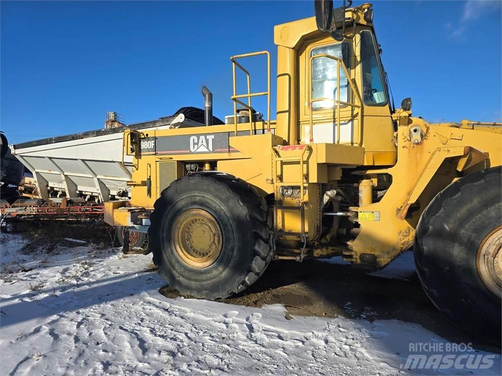 CAT 980F Колесни товарачи