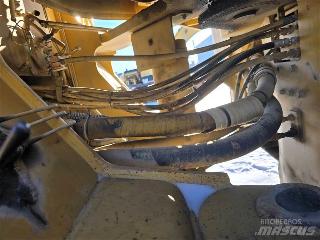 CAT 980F Колесни товарачи