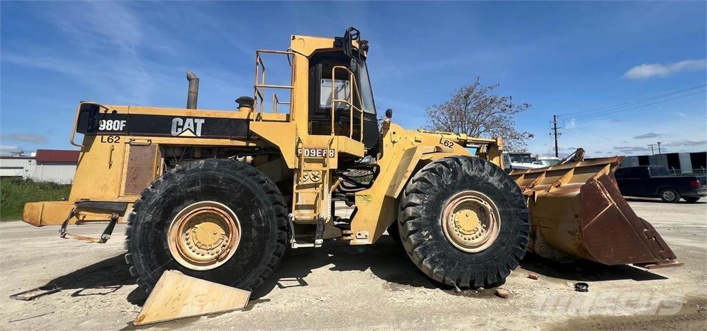 CAT 980F Колесни товарачи