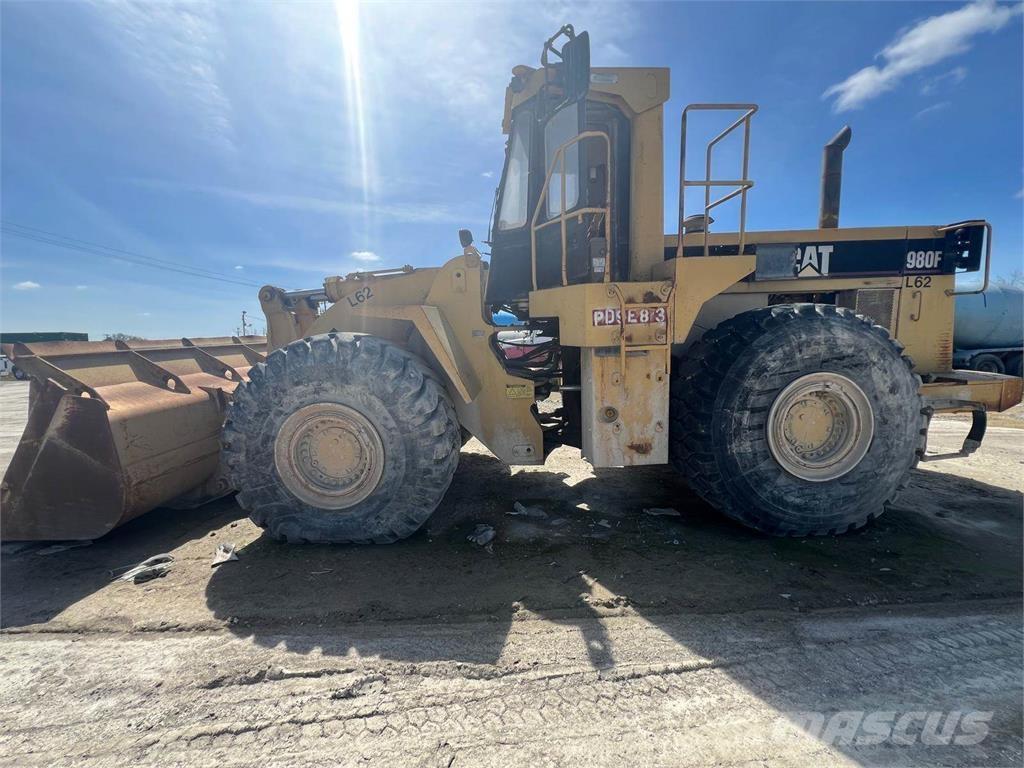 CAT 980F Колесни товарачи