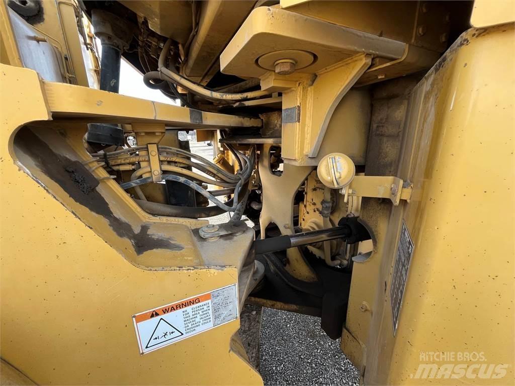 CAT 980G Колесни товарачи