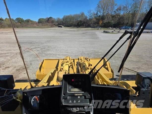 CAT 980G Колесни товарачи