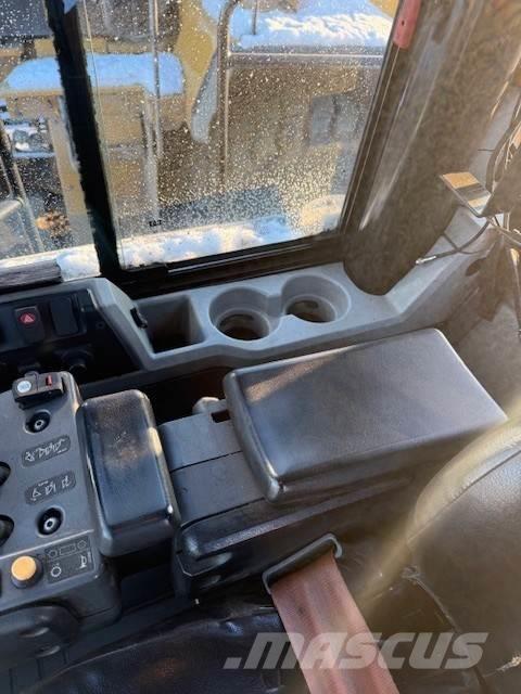 CAT 980M Колесни товарачи