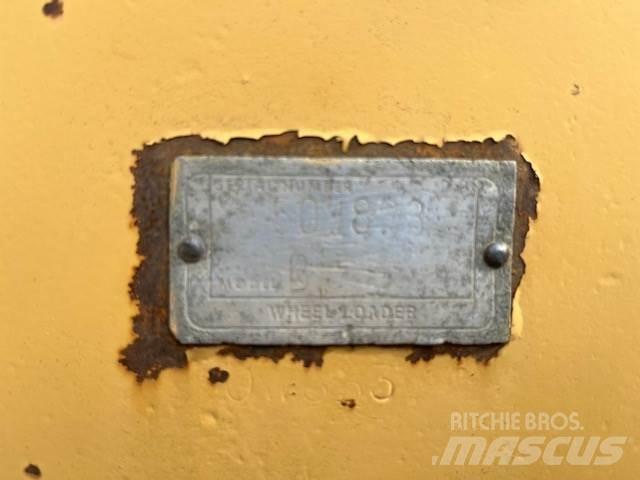 CAT 988B Колесни товарачи