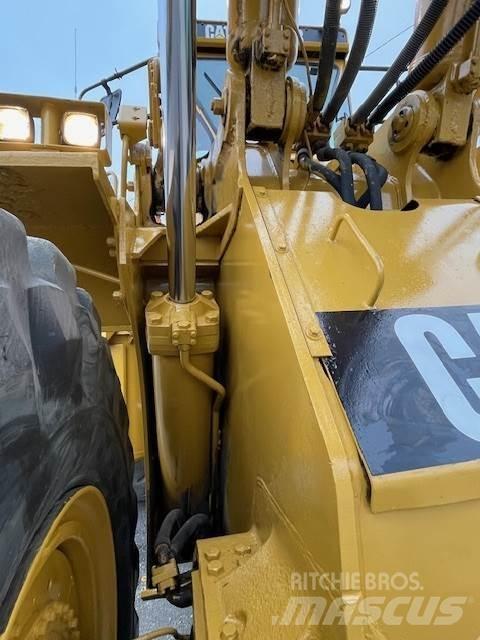 CAT 988B Колесни товарачи