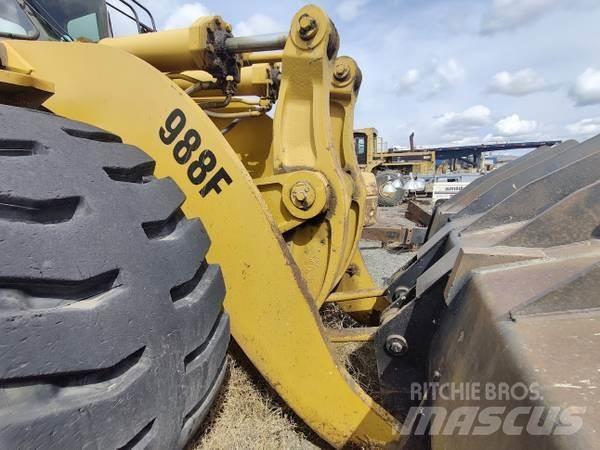 CAT 988F Колесни товарачи
