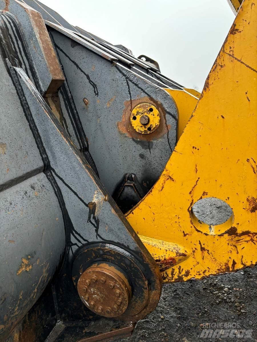 CAT 993K Колесни товарачи