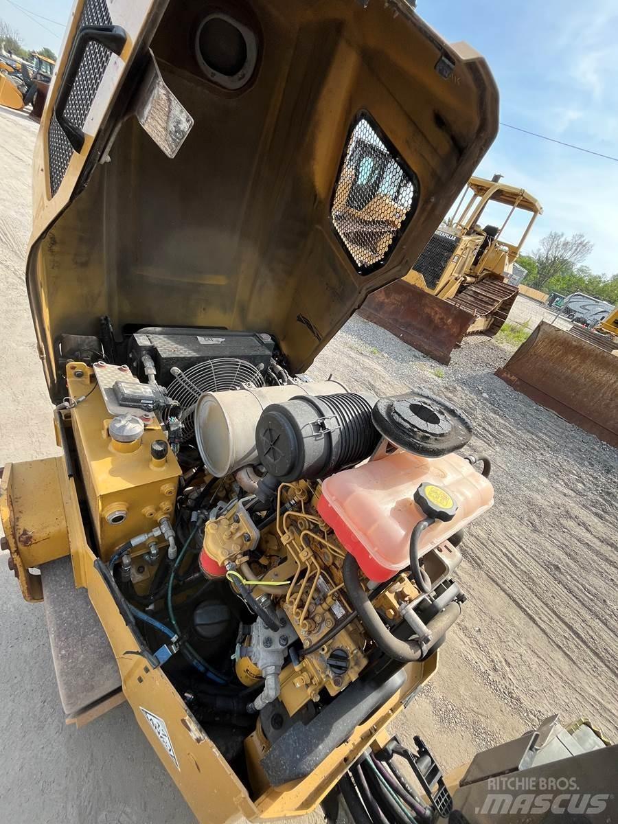 CAT CB24B Еднобарабанни ролки
