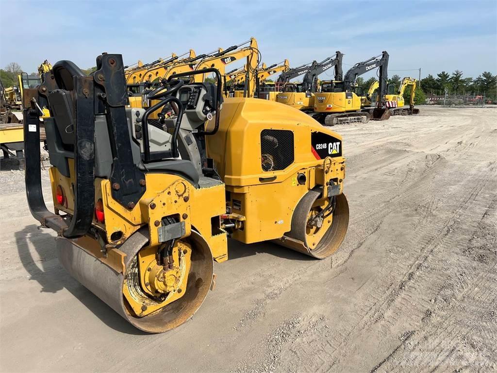 CAT CB24B Еднобарабанни ролки
