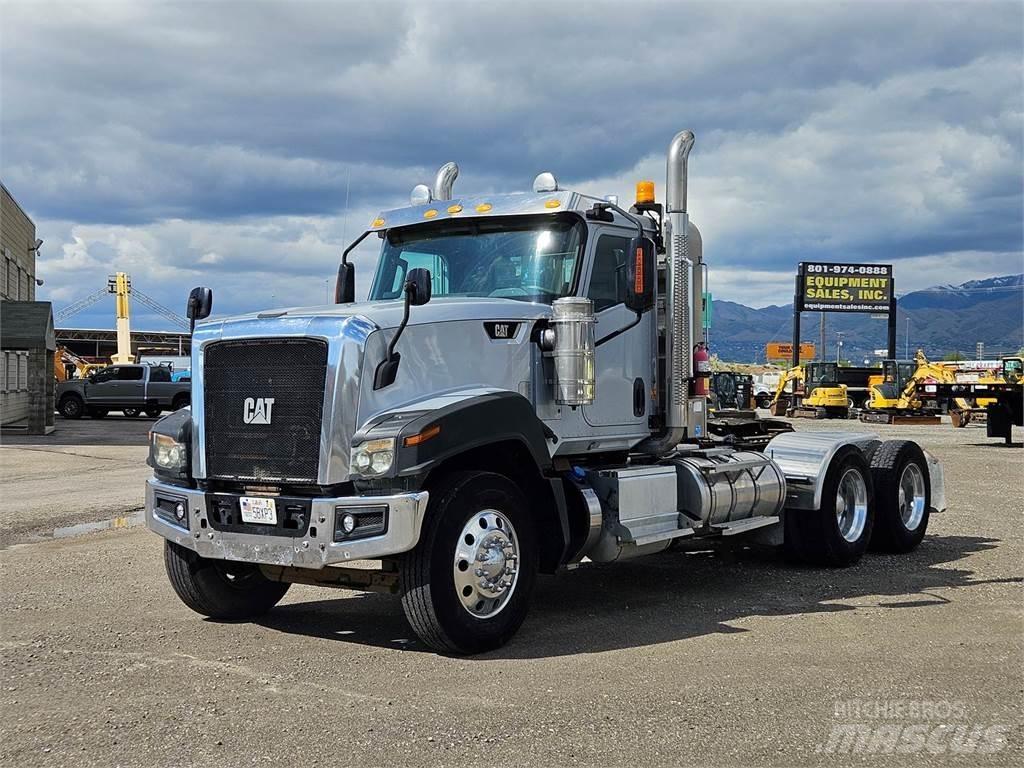 CAT CT680L Влекачи