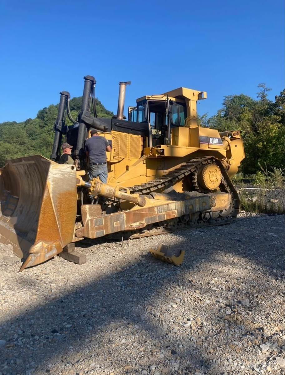 CAT D10R Верижни булдозери
