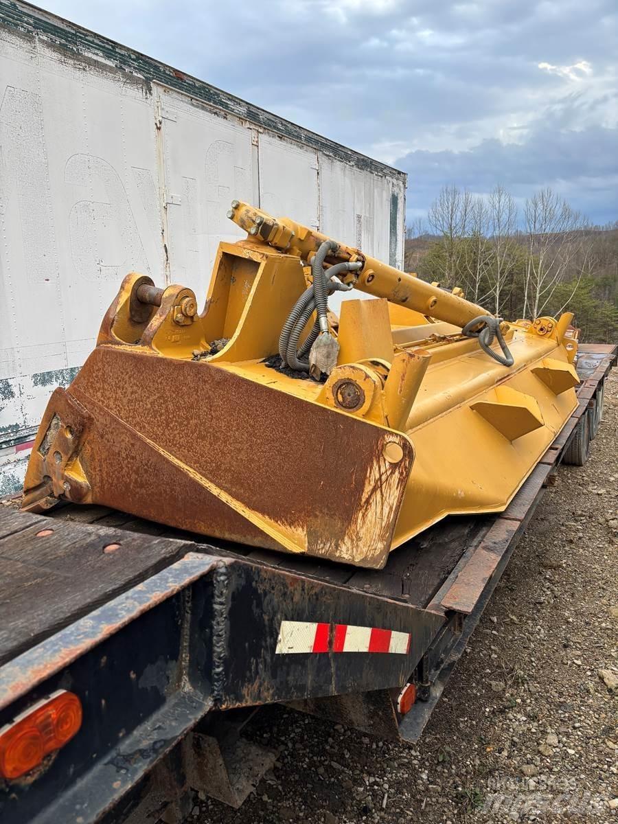 CAT D10R Верижни булдозери
