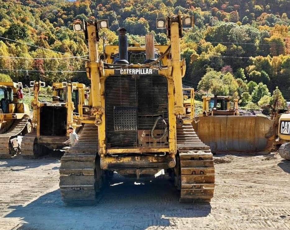 CAT D10T Верижни булдозери
