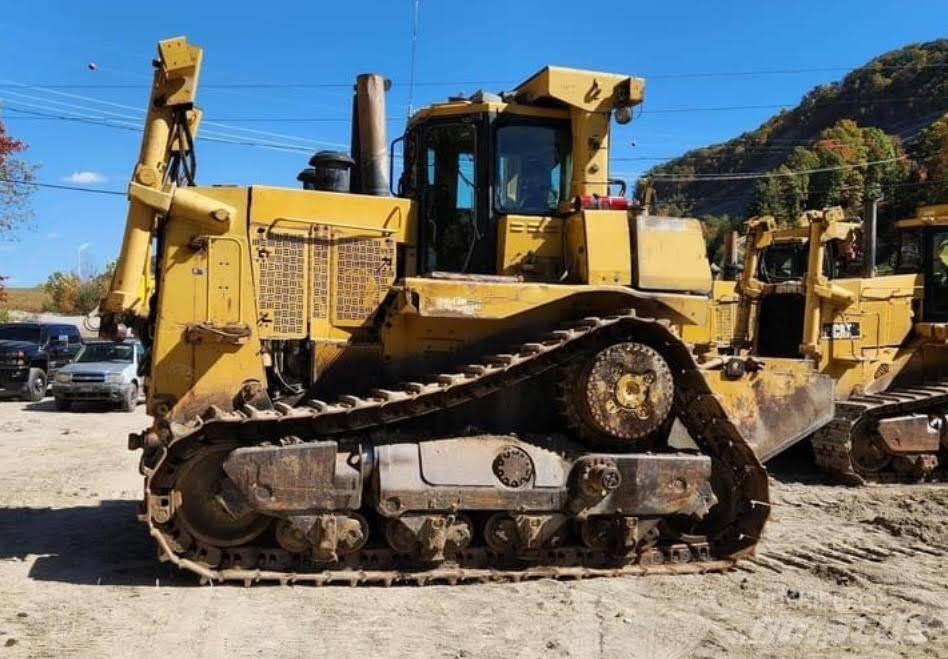 CAT D10T Верижни булдозери
