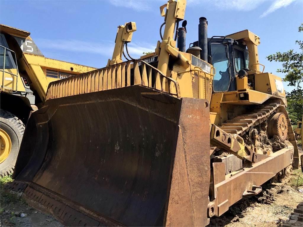 CAT D10T Верижни булдозери
