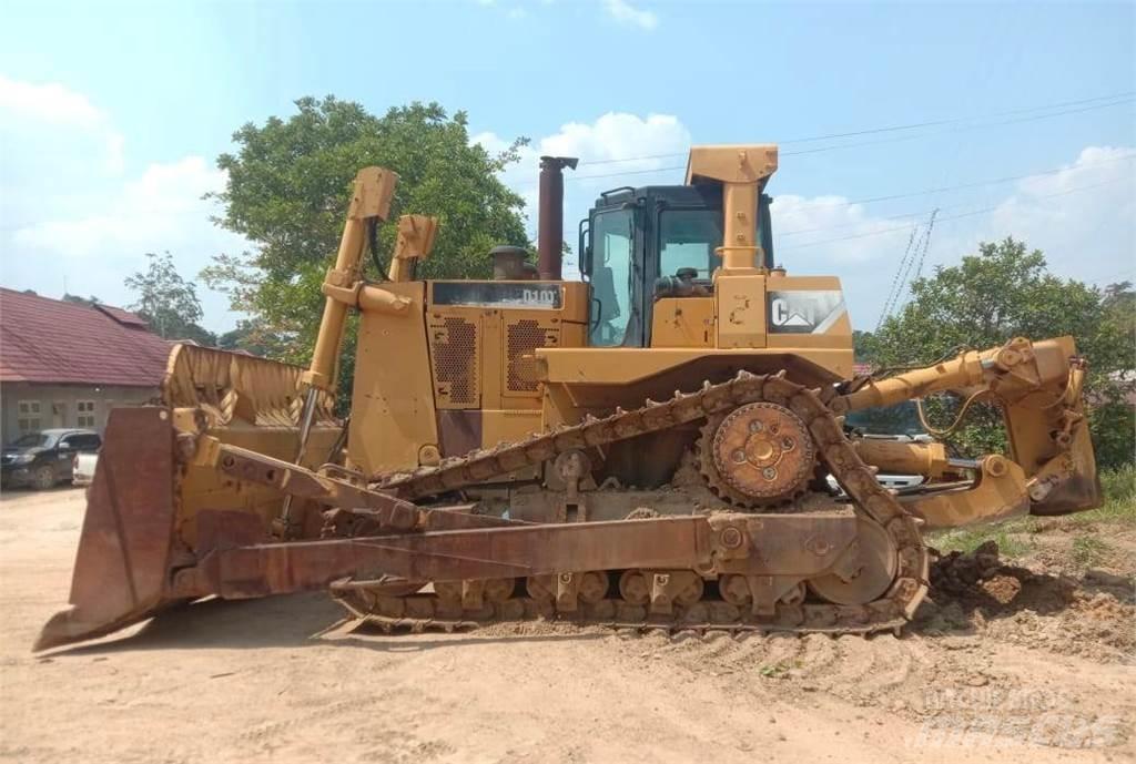 CAT D10T Верижни булдозери
