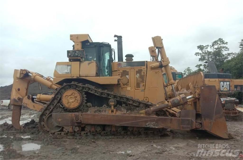 CAT D10T Верижни булдозери
