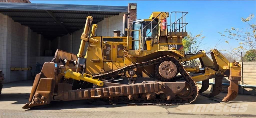 CAT D10T Верижни булдозери
