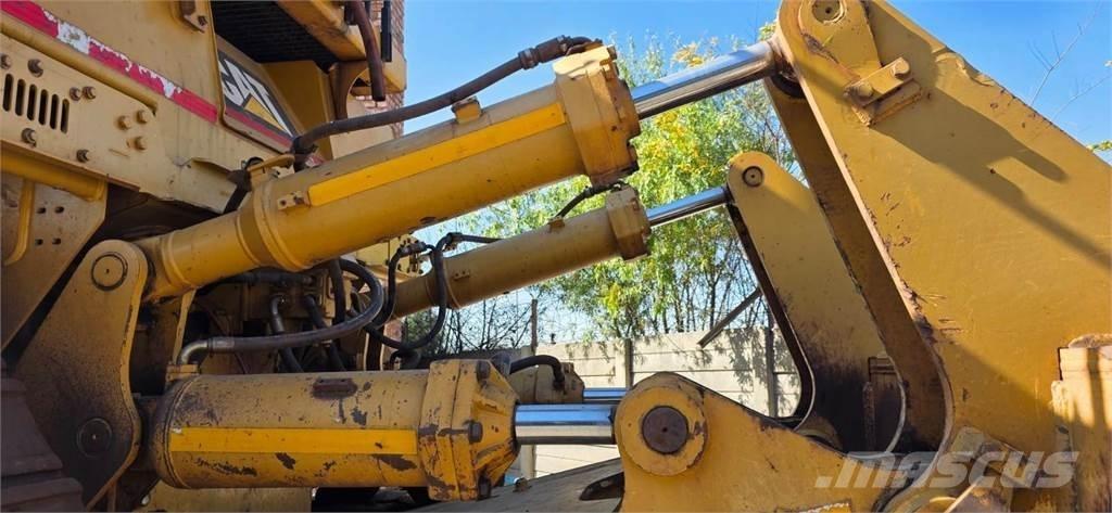 CAT D10T Верижни булдозери
