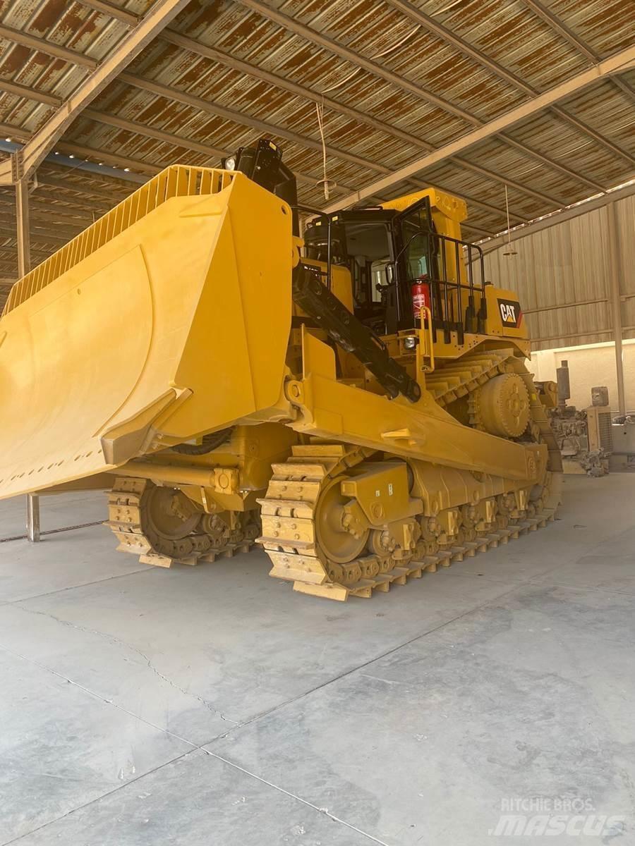 CAT D10T2 Верижни булдозери
