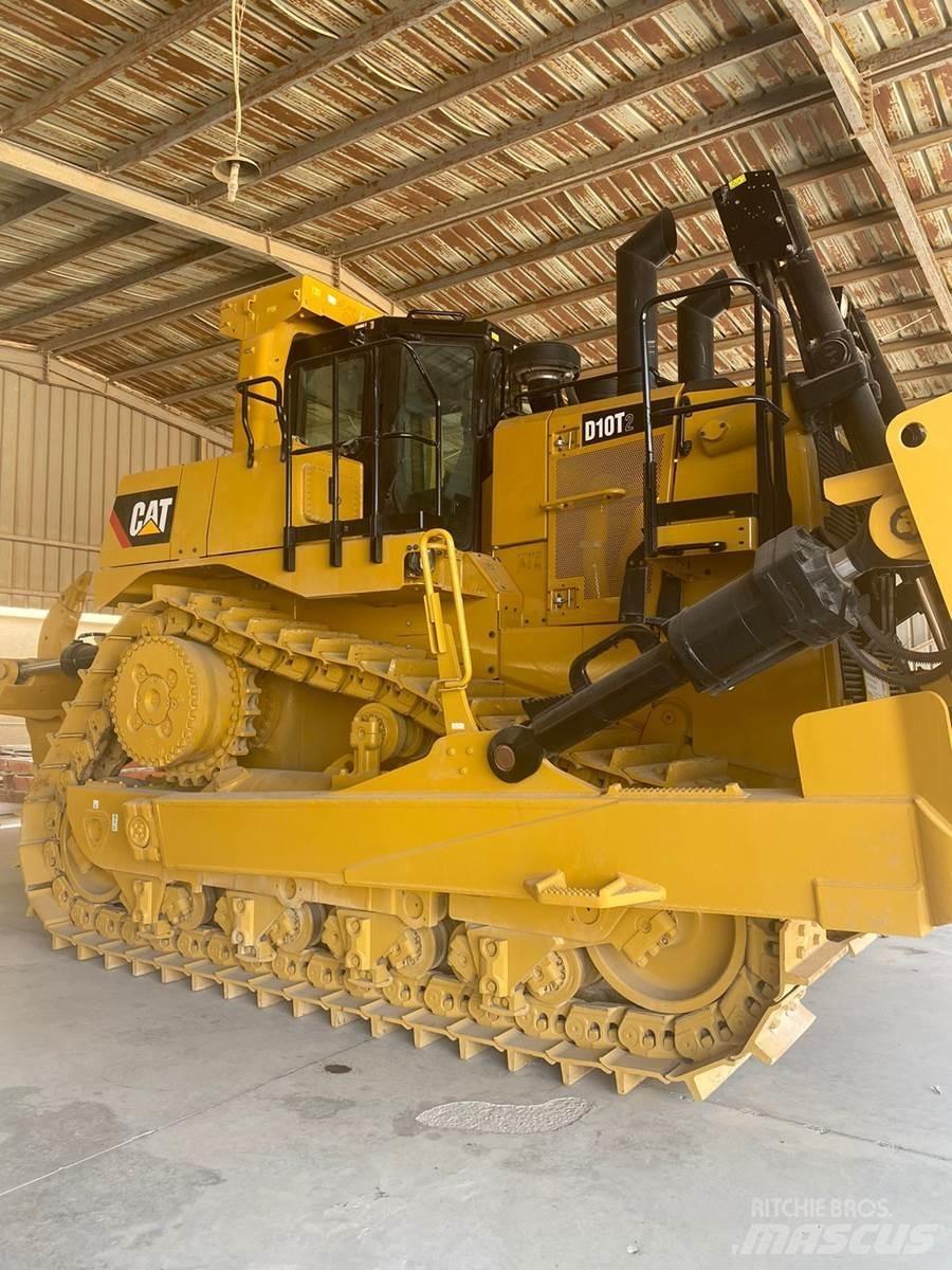 CAT D10T2 Верижни булдозери
