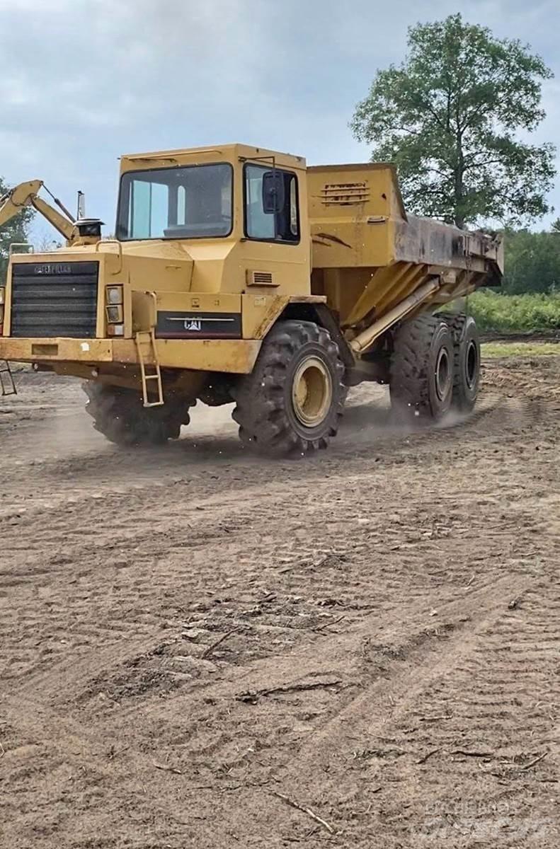 CAT D250B Дъмпери/моторни превозни средства