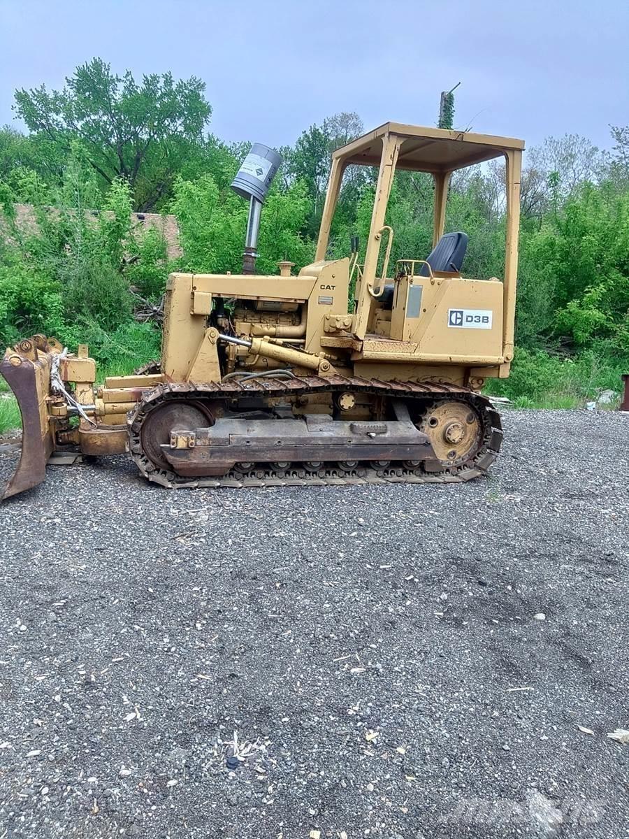 CAT D3B Верижни булдозери
